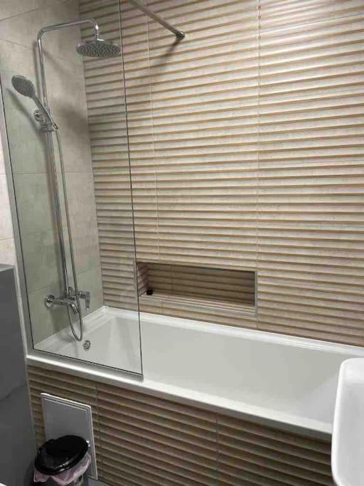 5 Dream Apartment 5 Cu Parcare Privata Oradea Exteriér fotografie